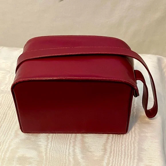 1950s Retro Vintage red leather evening purse. Very unique designer purse. - Picture 2 of 5